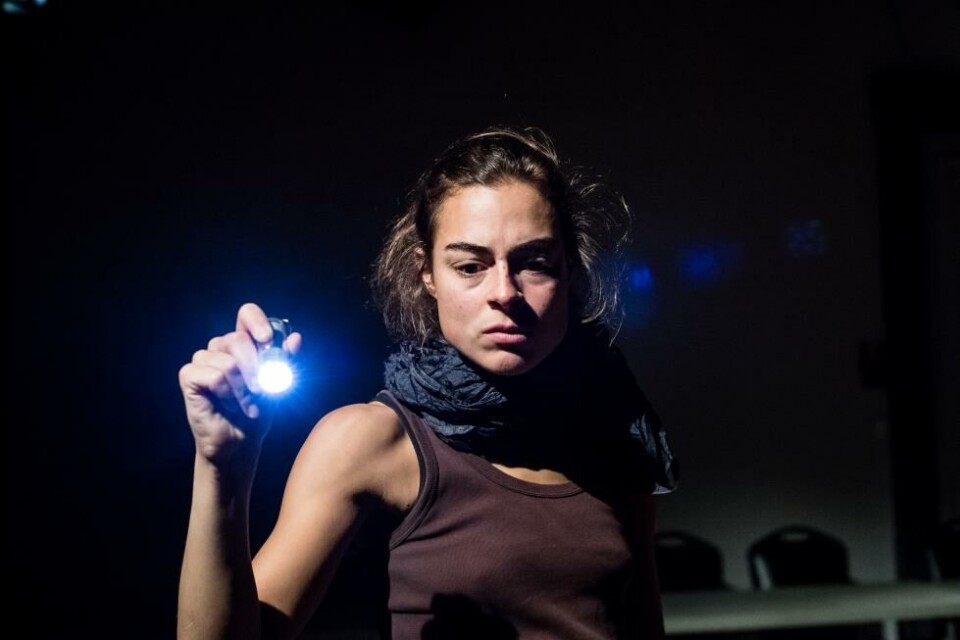 I søken etter sin far: Madalena Sousa Helly-Hansen som Rehana i Engelen frå Kobane. Foto: Thor Brødreskift