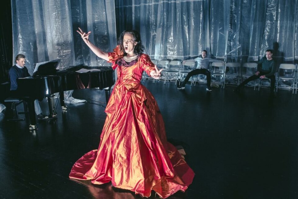 Ingeborg Sundrehagen Raustøl som Cally, av Ruth Lillegraven. Foto: Dag Jenssen