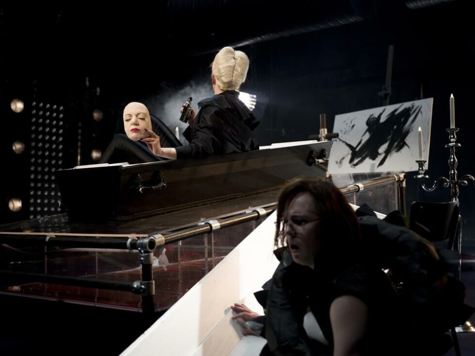 Meteoren i regi av Angelina Stojcevska. Trøndelag Teater. Foto: Ole Ekker