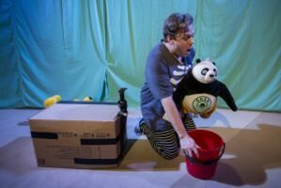 Hamlets pappa er et spøkelse. Foto: Teatret Vårt