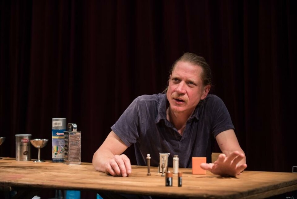 «Complete Works - Table Top Shakespeare», av og med Forced Entertainment. Foto: Hugo Glendinning