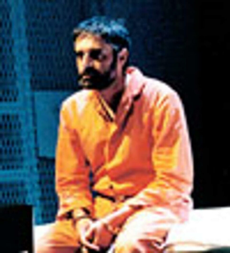 Paul Bhattacharje, som Moazzam Begg, i Guántanamo, regi: Nikolas Kemt, TRicycle Theatre7 Ambassadors, London, 2004.