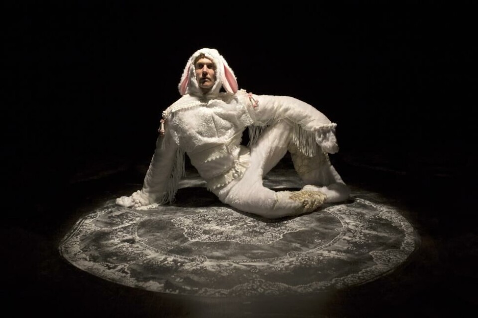 Vi, folket, av og med Espen Klouman Høiner. Teater Avant Garden 2018/ Black Box teater 2019. Foto: Alette Schei Rørvik