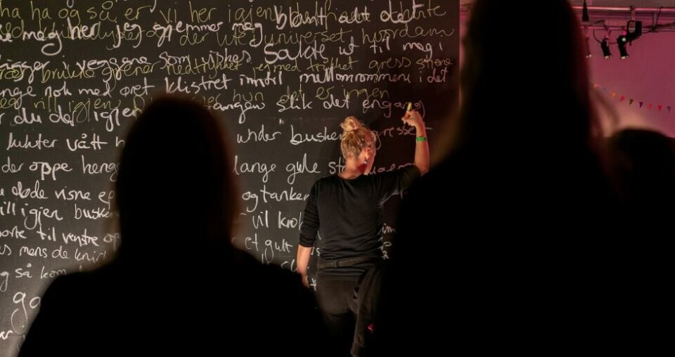 Beatrice Guttormsen I Waiting for the Sun. Black Box teater 2019. Foto: Jonas Kvernmo Mailand