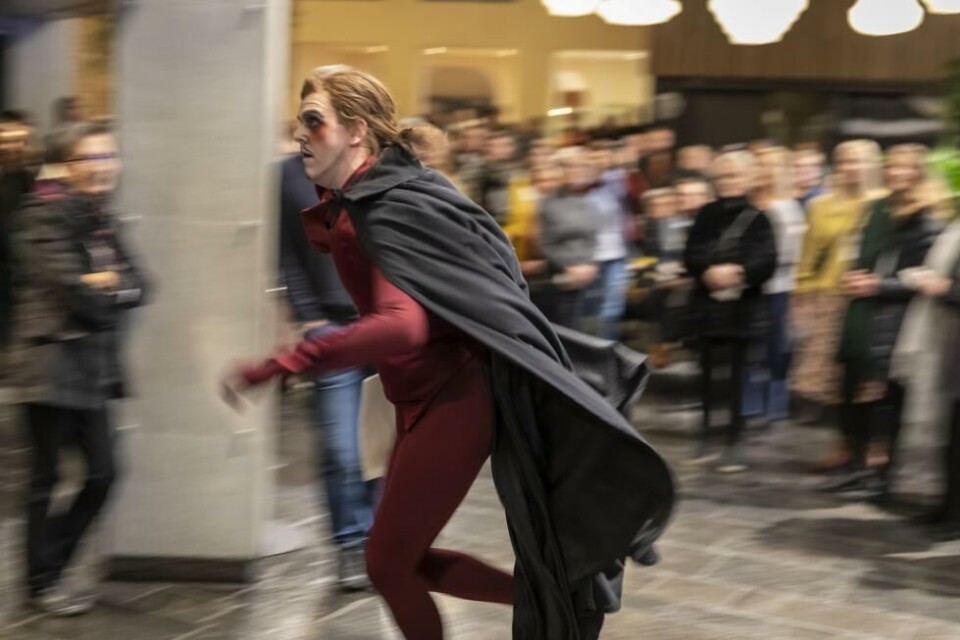 Andreas Tønnesland (Borachio) i Stor ståhei for ingeting. Regi. Runar Hodne. Trøndelag Teater 2019. Foto: Bengt Wanselius