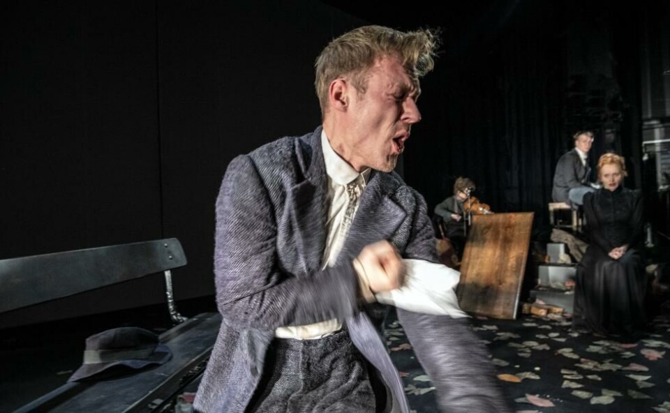 Preben Hodneland som jeg-personen i Hamsuns Sult. Regi: Anders T. Andersen. Foto: Erik Berg