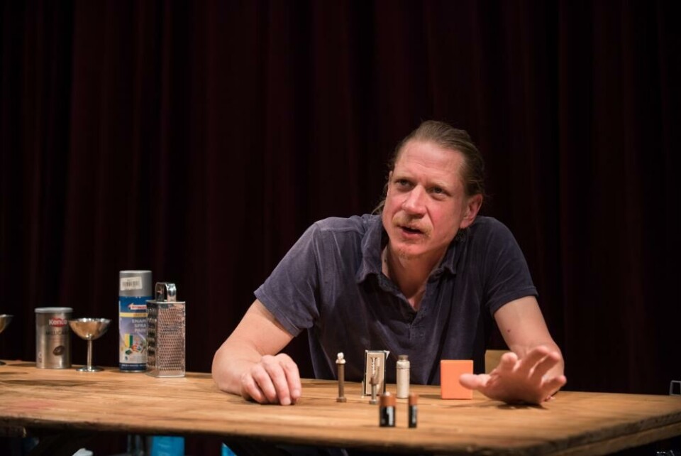 Table Top Shakespeare. Forced Entertainment. Foto: Hugo Glendenning