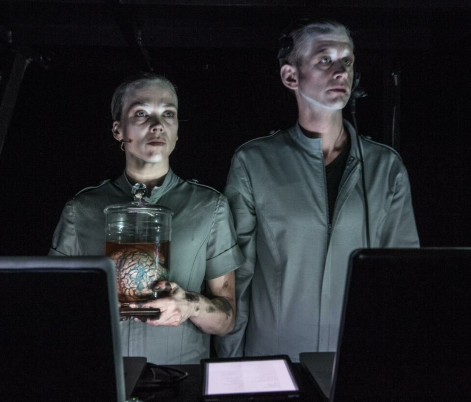 Ane Dahl Torp og Sjur Mileteig. Regi: Peer Perez Øian. Foto: Erik Berg