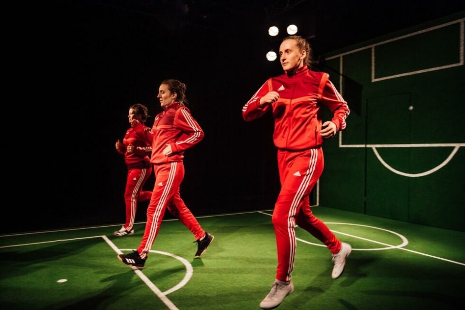 Sportskoret av Elfriede Jelinek. regi: Kristian Lykkeslet Strømskag. teatret Vårt 2021. Foto: Tinga