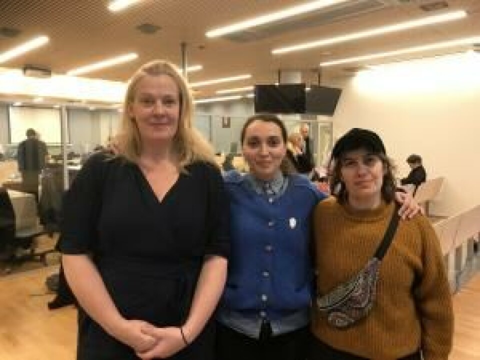 Regissør Pia Maria Roll, Hanan Benammar og Sara Baban fotografert på rettssakens siste dag, 24.10.2020, Oslo Tinghus. Foto: Therese Bjørneboe