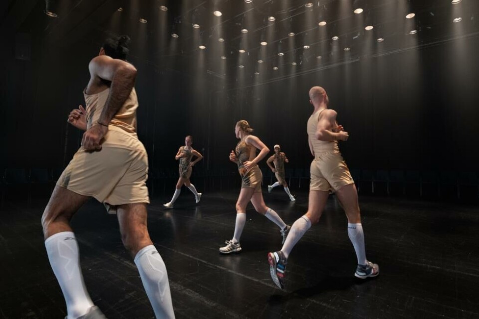 «Deep Field» av Ingri Fiksdal. Black Box teater 2018. Foto: Istvan Virag