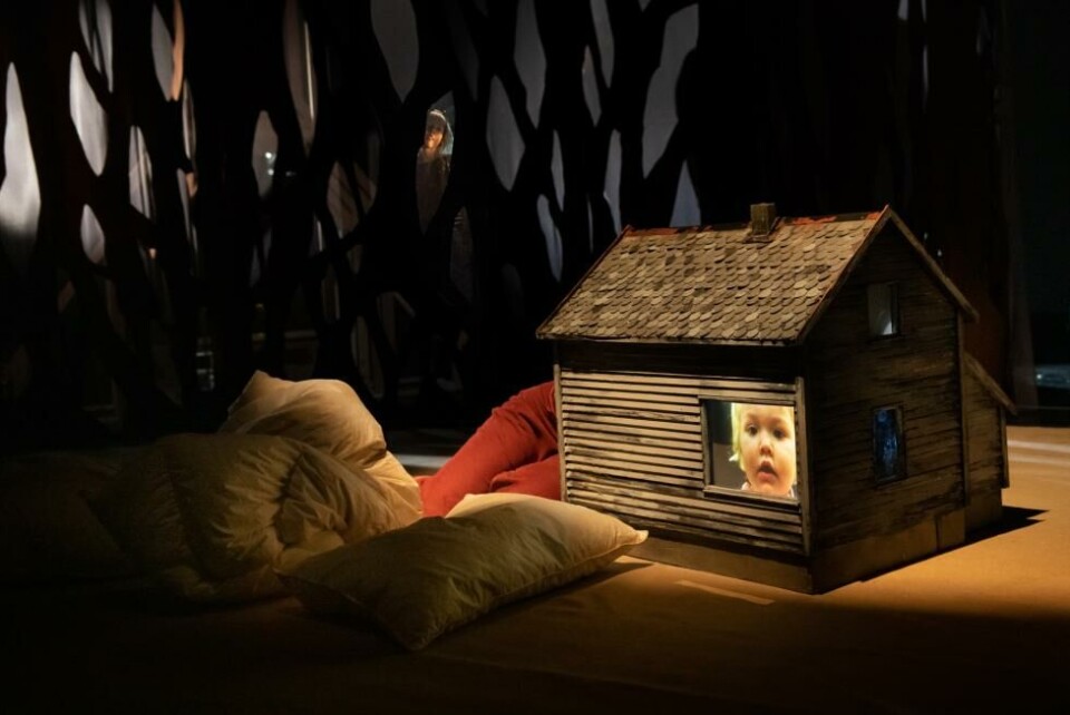 «Alt det lyse og alt det mørke» av Brynjulf Jung Tjønn, regi: Miriam Prestøy Lie. Sogn og Fjordane teater 2019. Foto: David Zadig
