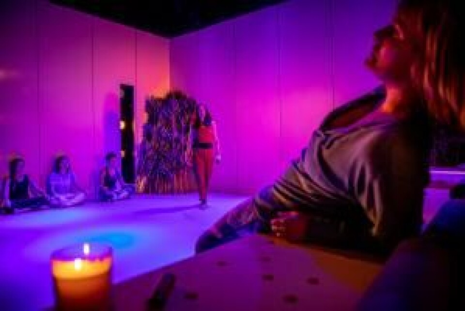 Yogakrigen. SofFteater. Foto;