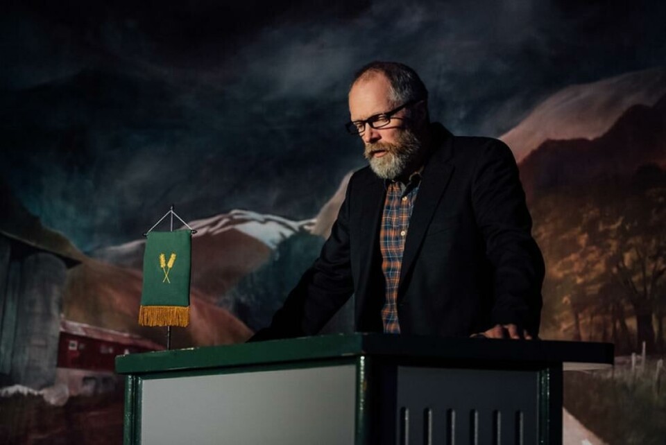Kyrre Eikås Ottersen i 'Bondetinget' på Teater Vestland. Regi: Torkil Sandsund. Foto: Espen Nyttingnes.