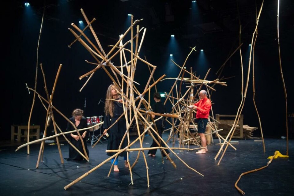Scenekunsterkollektivet «STATEX». Foto: Sebastian Wilches.