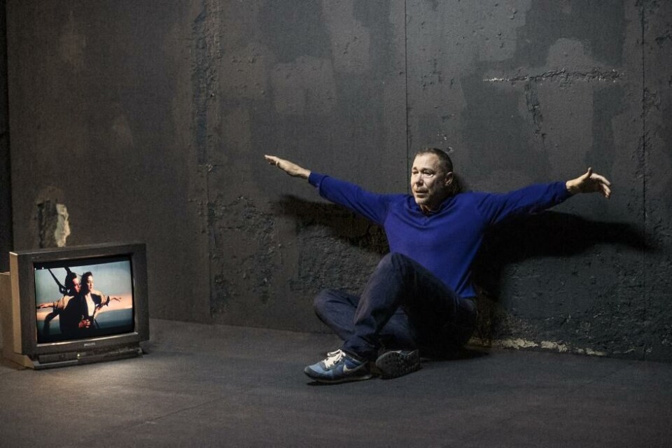 Hans Kesting i Who Killed My father, regi: Ivo van Hove. Young Vic London 2022. Foto: Jan Verswyveld