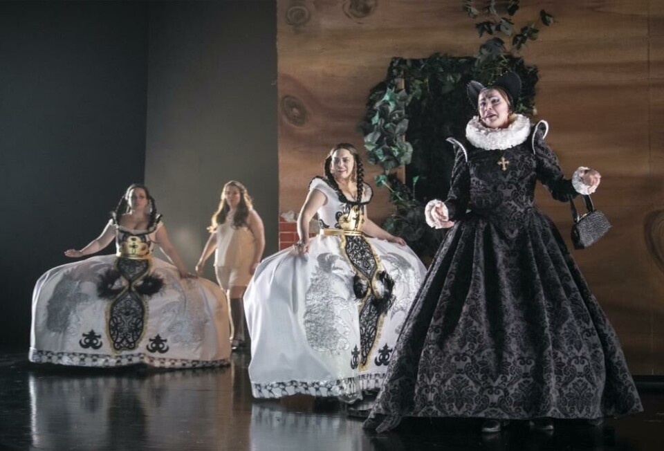 «Into the Woods»: sekvens fra «Askepott». Foto: Erik Berg