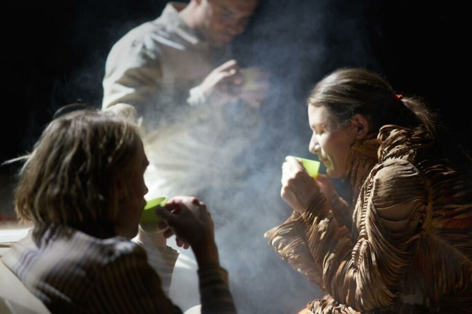 Helga Guren (t. h.) i «Rekviem». Foto: Rogaland teater