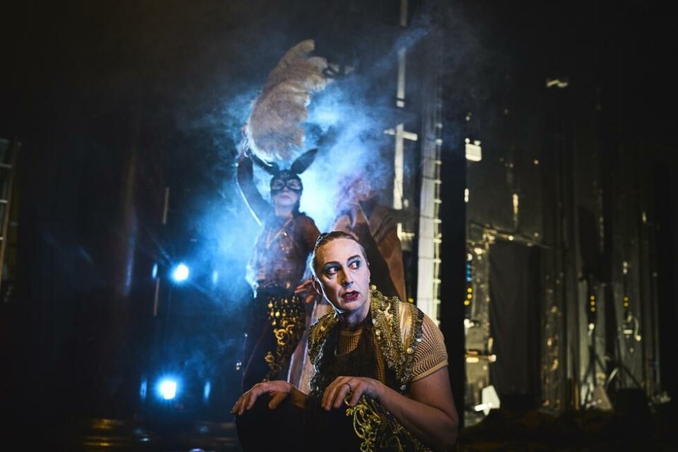 Håkon Mathias Vassvik og Marina Popovic i «Markens grøde», i regi av Fredrik Hannestad. Verk Produksjoner og Trøndelag Teater 2022. Foto. Kristoffer Wittrup