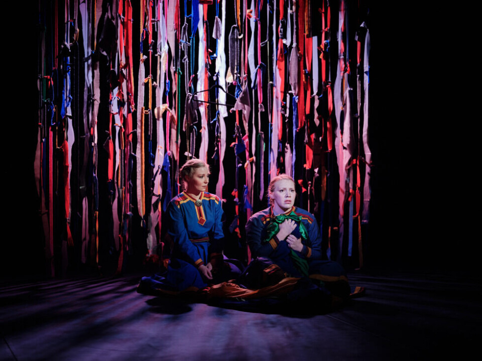 Karoline Garvang og Eirin Roseneng i 7 5 samisk. Foto: Eirik Nicolai Heim