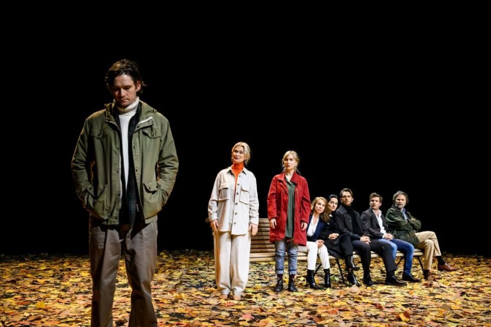 Ensemblen i «Tid för glädje», regi Stephane Braunschweig. Dramaten 2022.