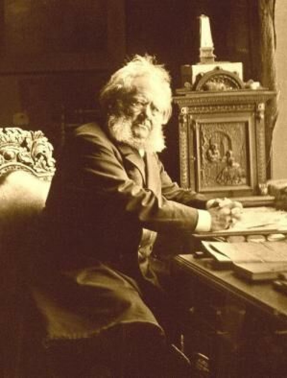 Ibsen ved skrivebordet,. Arbinsgate. Foto: IBSEN Museum & Teater