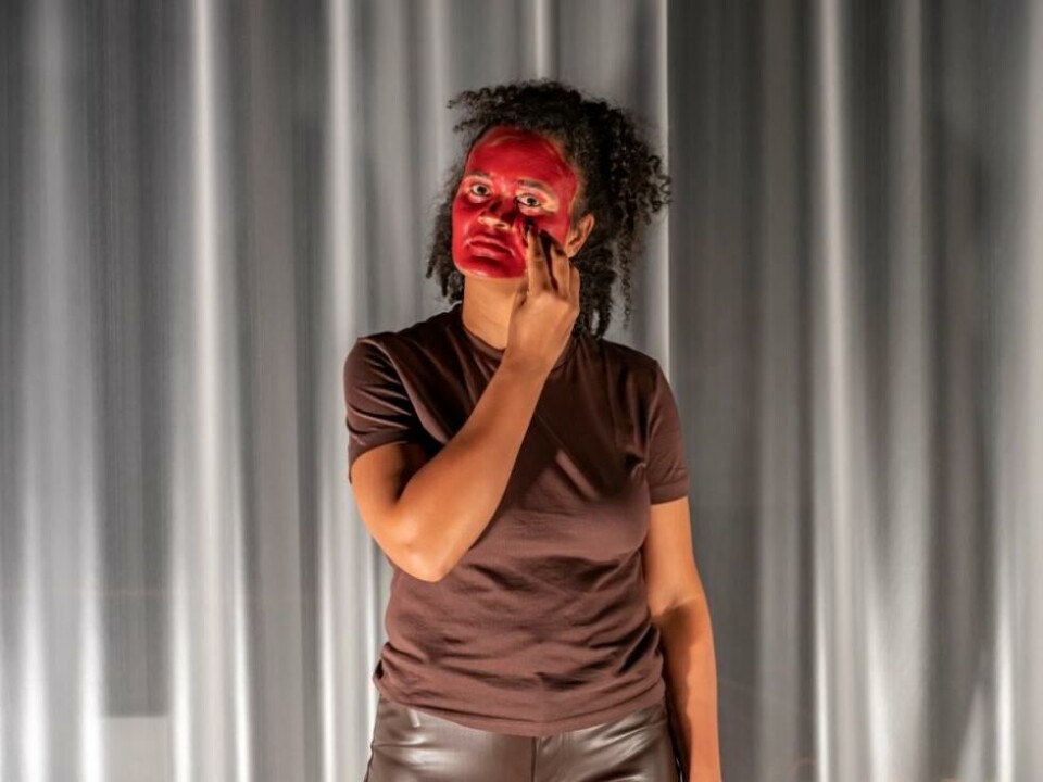 Maritea Dæhlin i «Originally A Plant», Black Box teater 2022. Foto: Vegard Kleven