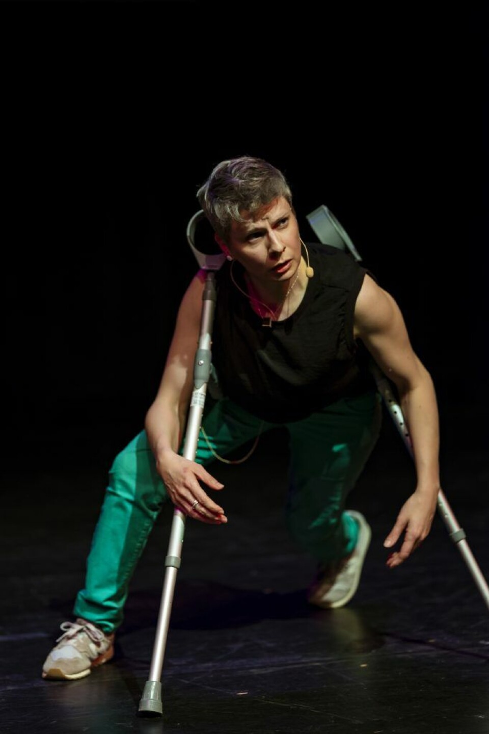 4 Legs Good av og med Claire Cunningham. UB-Label Performing Arts. Foto: Meyer