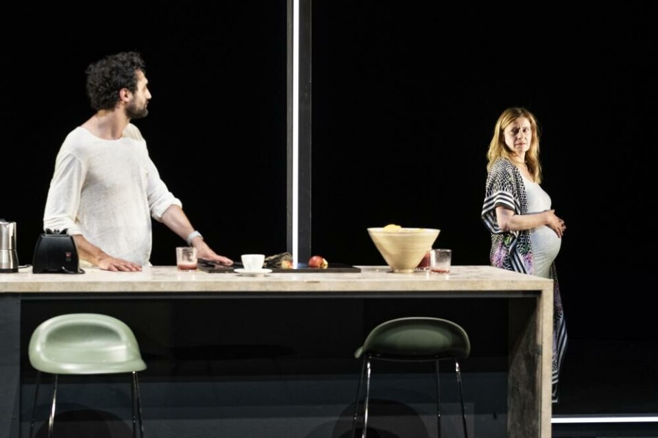 Renato Schuch og Caroline Peters. Foto: Gianmarco Bresadola