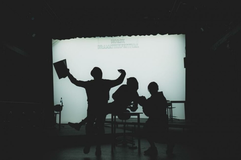 Fra «Feriefaen Kaffefaen Pappafaen» av Elisabeth Helland Larsen under Dramatikkfestivalen 2023 på Dramatikkens Hus 14-16 juni. Foto: Lars Opstad.