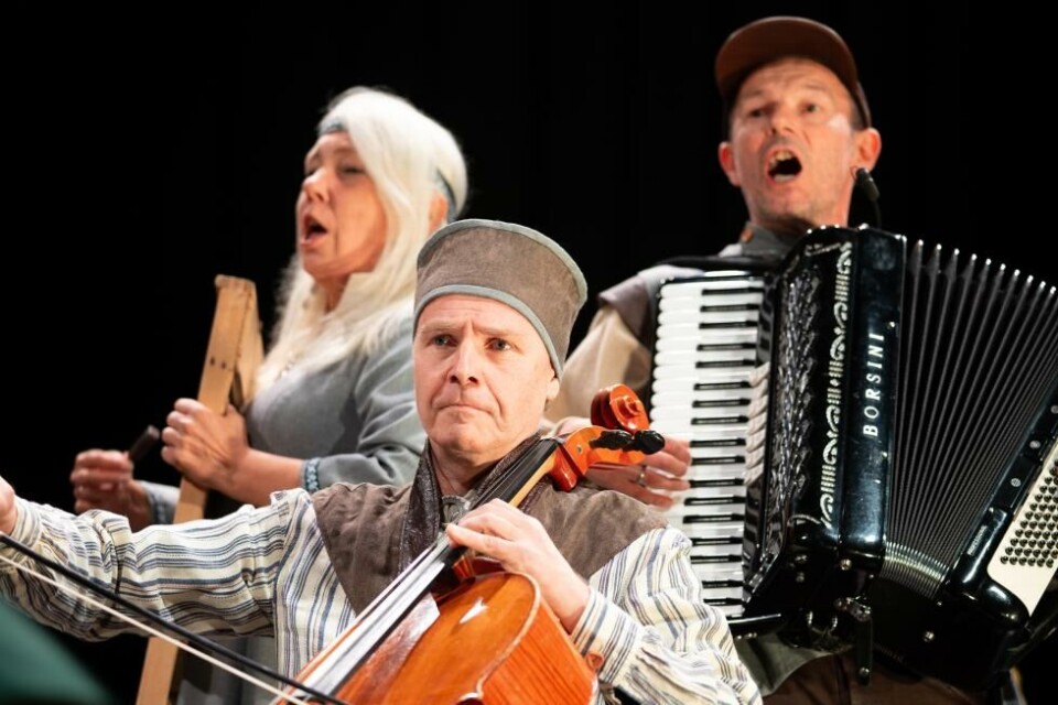 Karhutanssi, komponist og musikere: Anne Margaret Nilsen, Tov Ramstad og Trygve Beddari. Festspillene i Nord-Norge 2023. Foto: Steve Nilsen