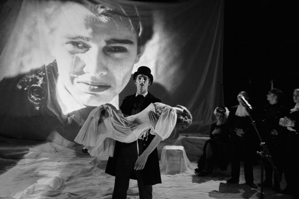 «Dracula», regi: Rolf Alme. Rogaland teater, Ungdomsteatret, 2024. Foto: Stig H. Dirdal