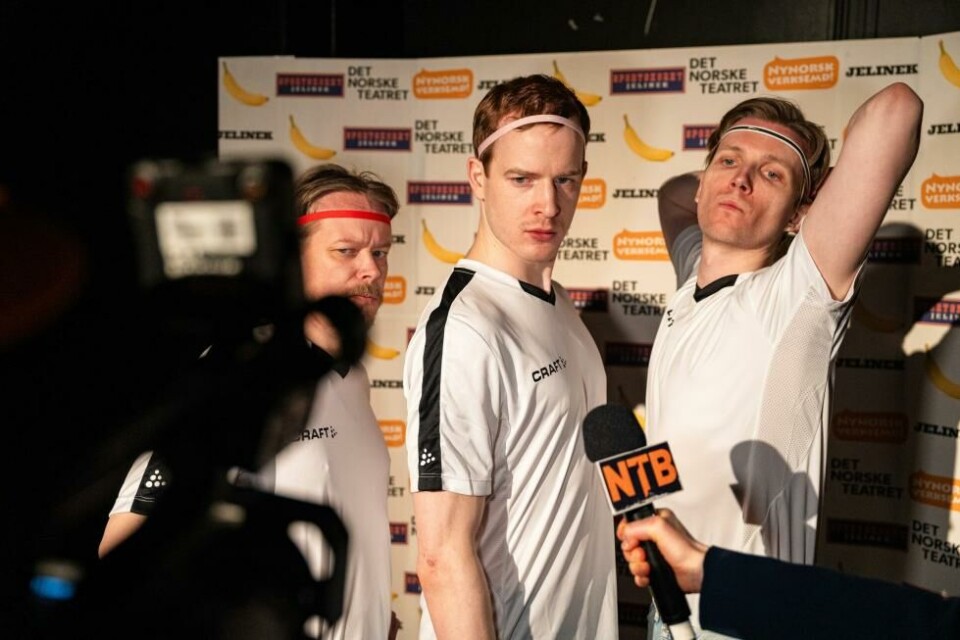 Joakim Rafaelsen, Eggesbø og Mathias Augestad Ambjørnsen, i Sportskort, regi: Rebekka Nilsson. Foto: Ole Herman Antonsen