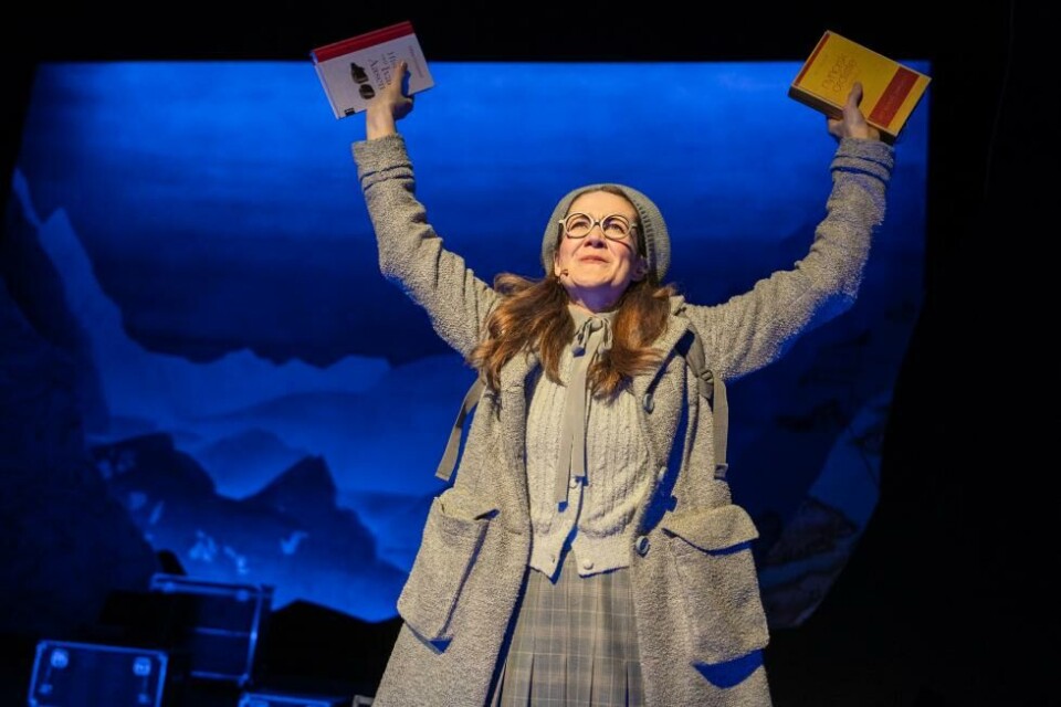 Aase Ivarsen (Julie Moe Sandø), Spynorsk. The Musical. Regi: Ivar Tindberg. Det Norske Teatret 2024. Foto: Ole Herman Andersen