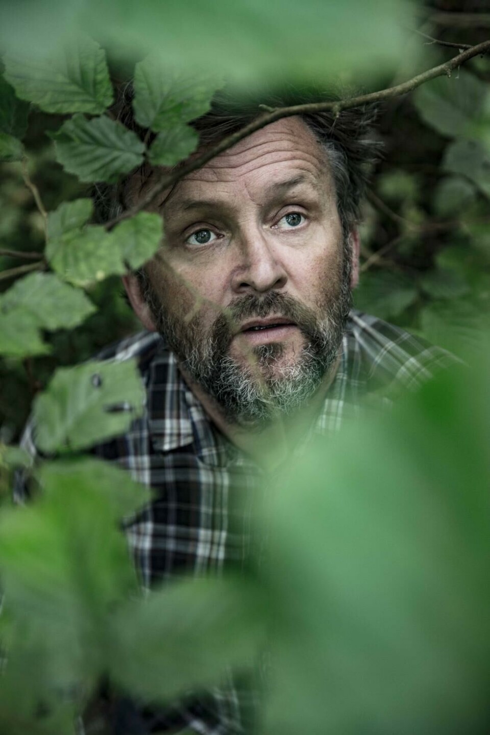 Terje Ranes som Ted Kazcynski i «Døden kommer ikke med ljå», regi: Nina Ossavy. Foto: Camilla Jensen