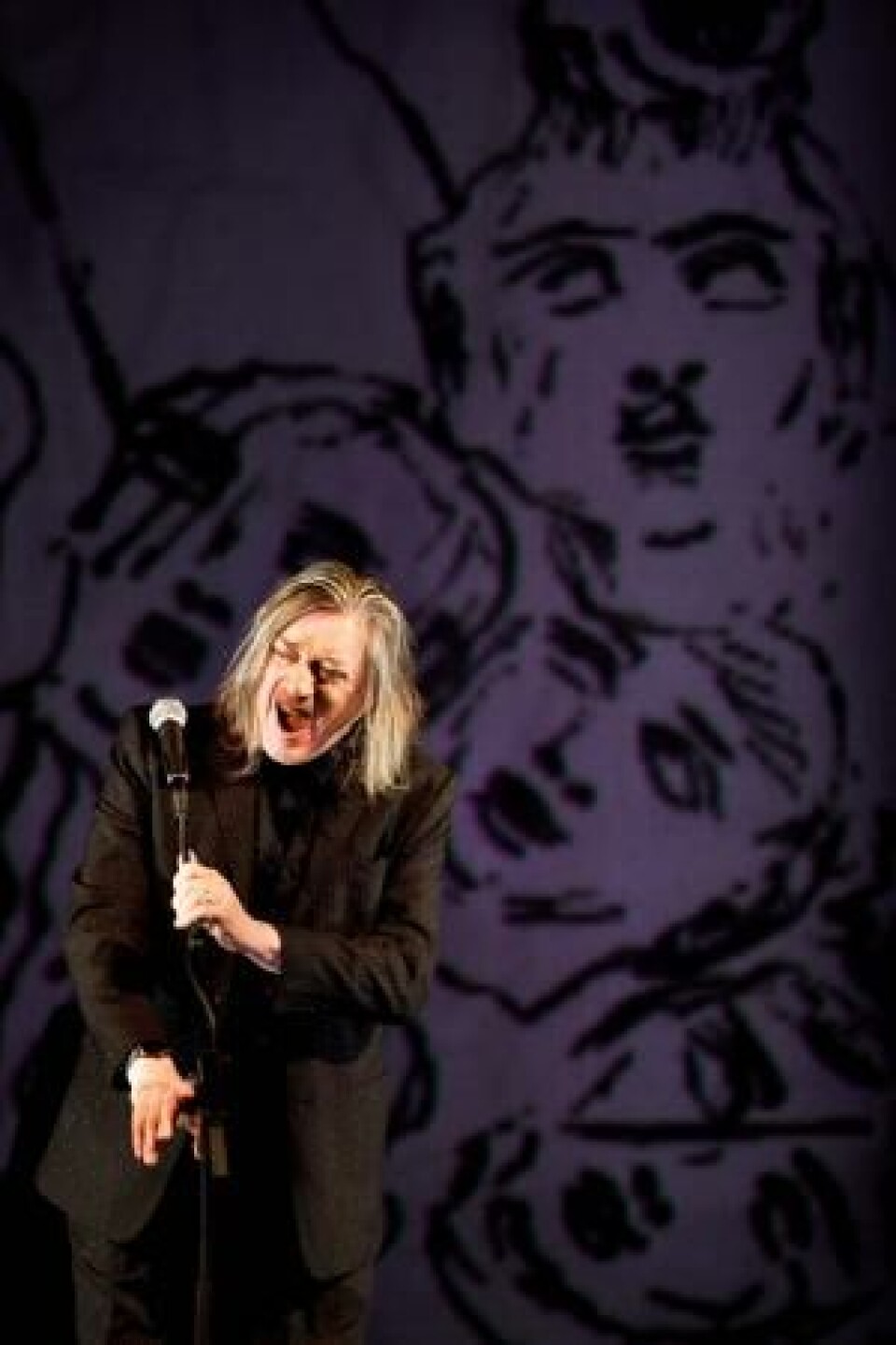 Blixa Bargeld i Flammenwerfer. Foto: Emma Larsson