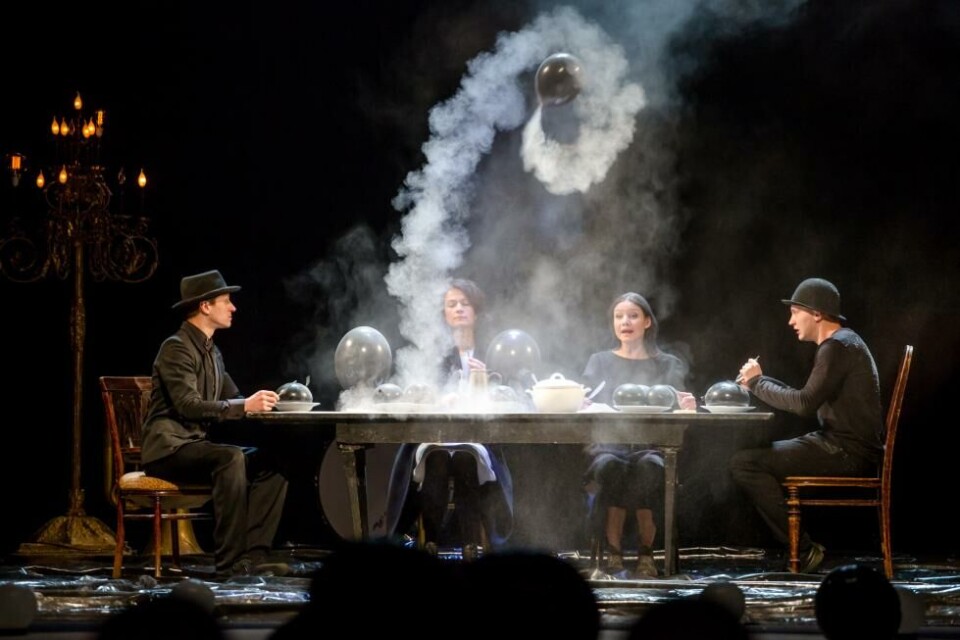 Jon Fosse: Son ob osen/ Draum om hausten, regi: Jurij Butusov. Lensovet Teatr, St Petersburg 2016.