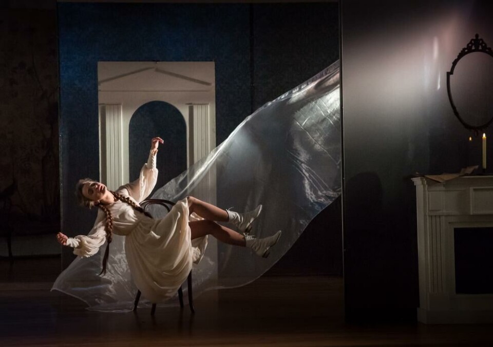 Suzannah, i regi av Aleksandr Ogarjov. Skolen for dramatisk kunst i Moskva, 2017
