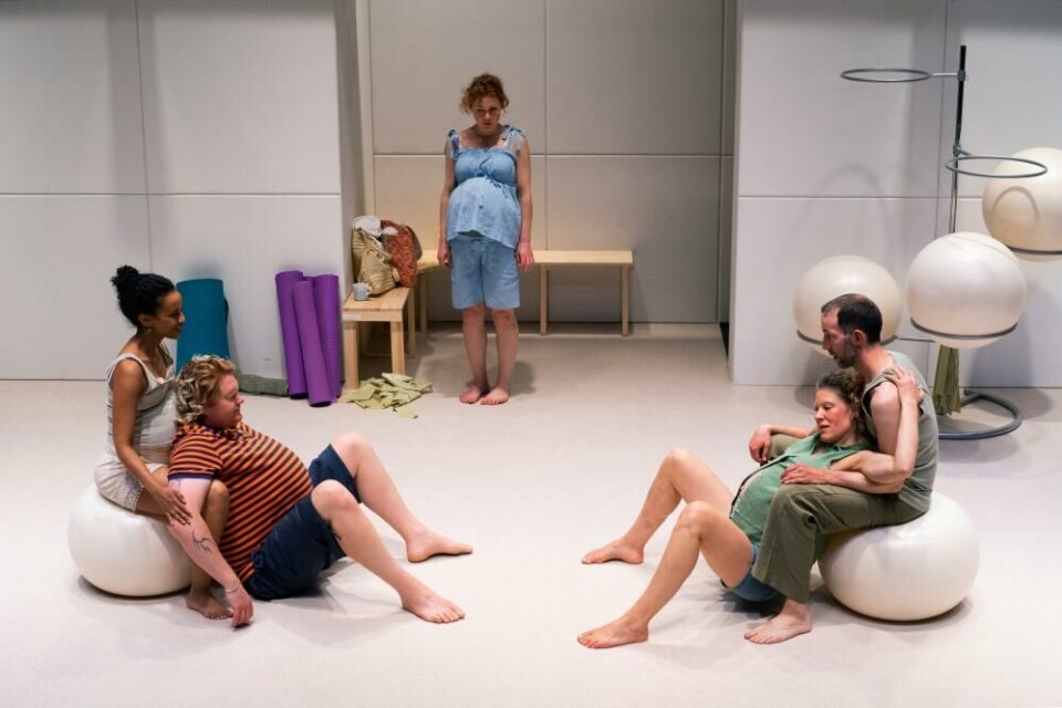 Selome Emnutu, Phillip Isaksen, Mona Solhaug, Julie Solberg og Kim Atle Hansen. Foto: Simen Ulvestad