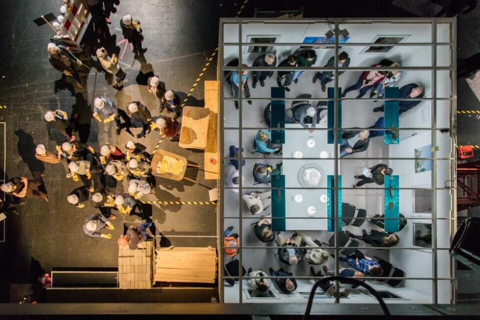 «Society under construction (state 2)» av Stefan Kaegi/ Rimini Protokoll. Gjestespill Nationaltheatret, 2019. Foto: Benno Tobler