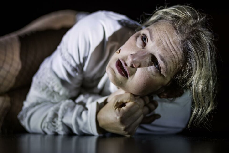 Ine Marie Wilman i Stumfilm, regi Rebekka Nilsson. Vega Scene 2024. Foto: Simen Dieserud Thornquist.