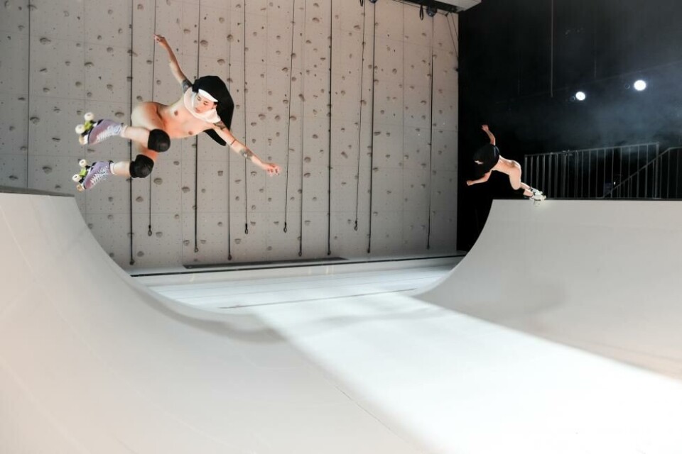 SANCTA, konsept og regi: Florentina Holzinger. Wiener Festwochen 2024. Foto: Nicole Marianna Wytyczak