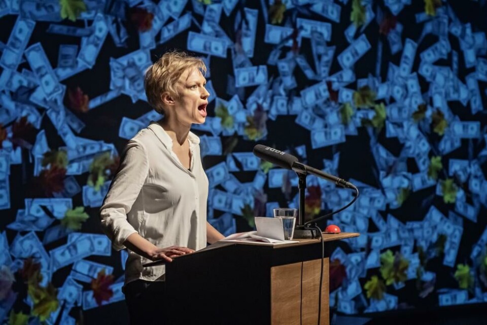 Lise Risom Olsen i «MAKT – an amateur night at Capitol Hill», av og med NONCompany