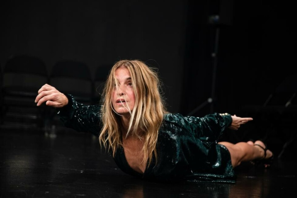 «Yoga for Theatres» av MaisonDahlBonnema, gjestespill Nationaltheatret, Oslo og Meteor, Bergen 2019. Foto: Audun S. Eftevåg