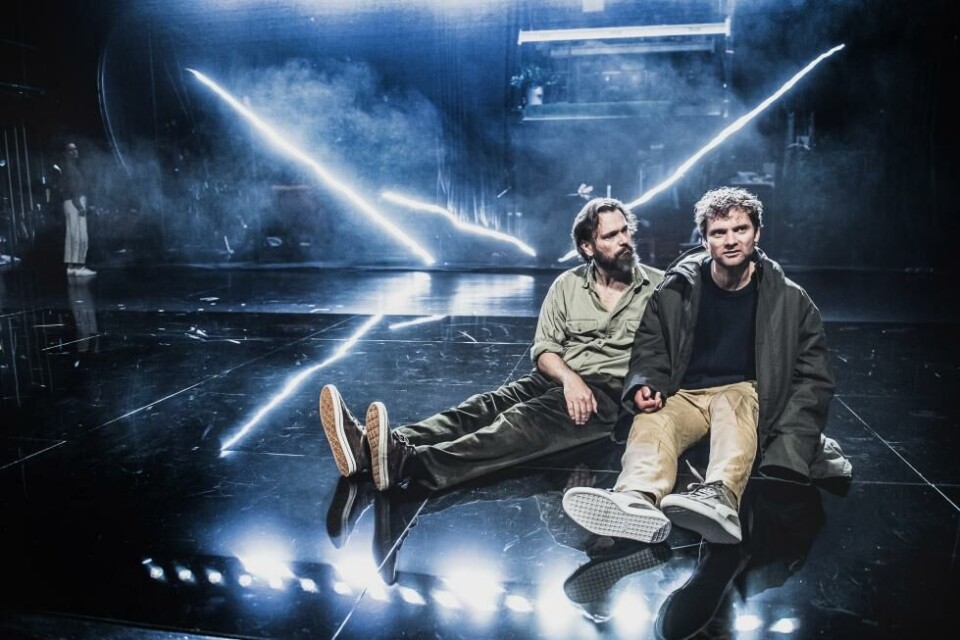 Gard Skagestad og Morten Svartveit i «Sigd» av Ruth Lillegraven, Scene 3 Det Norske Teatret 2019. Foto: Dag Jenssen