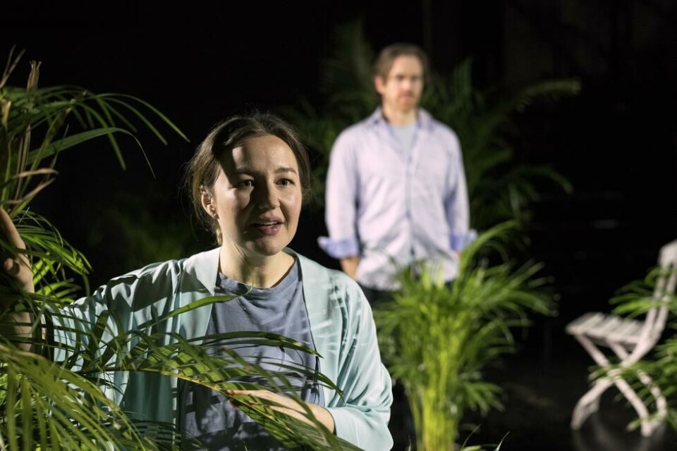 Henriette Marø og Sigurd Myhre i «Hunder» av Vibeke Tandberg. Regi;: Runar Hodne. Foto: Øyvind Eide