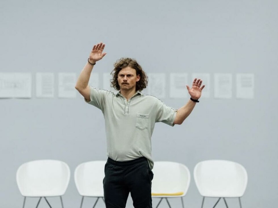 Brynjar Åbel Bandlien i Dancing Recurrences ¬– a performative practice within dance and dance-making, Henie Onstad Kunstsenter, Høvikodden, 2019. Foto: Josh Lake