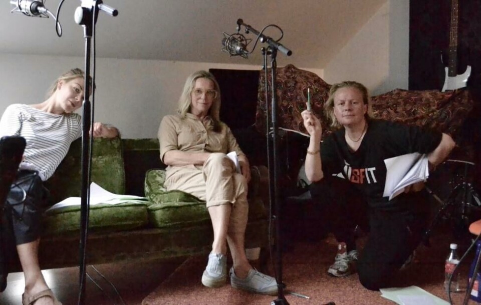 I radiostudio: Marte Engebrigtsen, AK Dolven, Pernille Mercury Lindstad. Foto Andrea Skotland