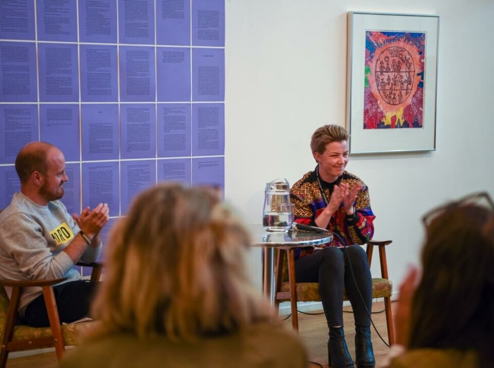 Fra en samtale mellom Maria Utsi og Mathias Danbolt, Festspillene i Nord-Norge, 2019. Foto: Veronika Sund