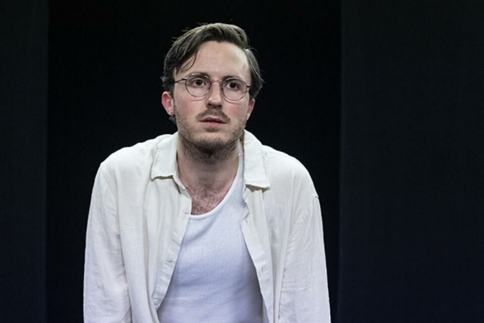 Knut Erik Engemoen som John, i «Kuk». Den Nationale Scene 2020. Foto: DNS